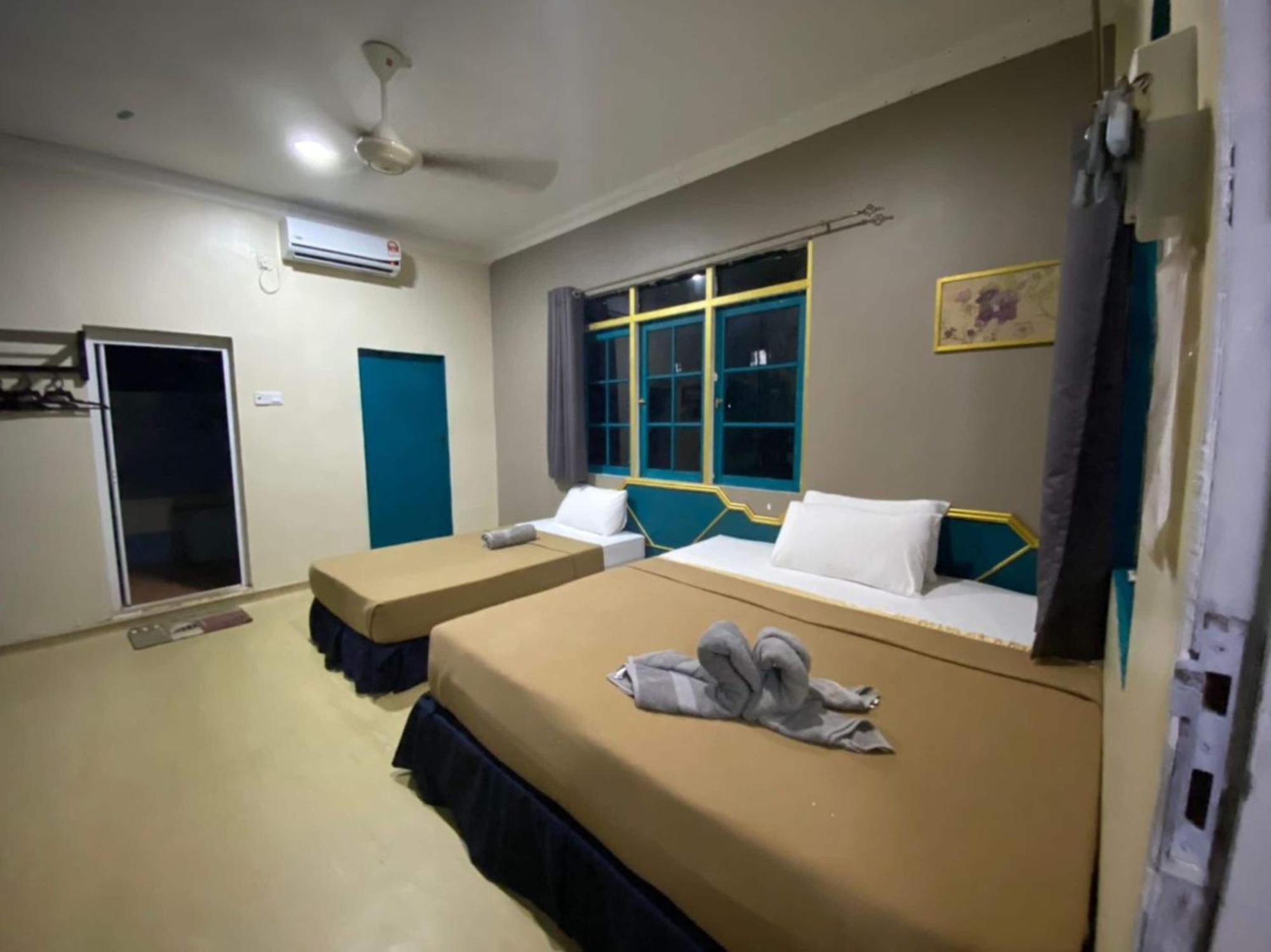 Capital O 91017 Tuba Beach Resort @ Pulau Tuba Куах Экстерьер фото